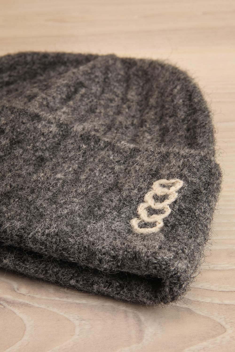 Epitathe Grey Knit Beanie with Heart Embroidery | La petite garçonne details