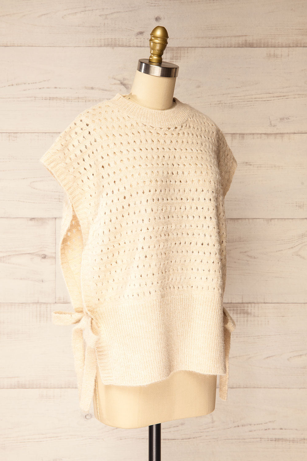 Etawah Sleeveless Knit Vest | La petite garçonne side view