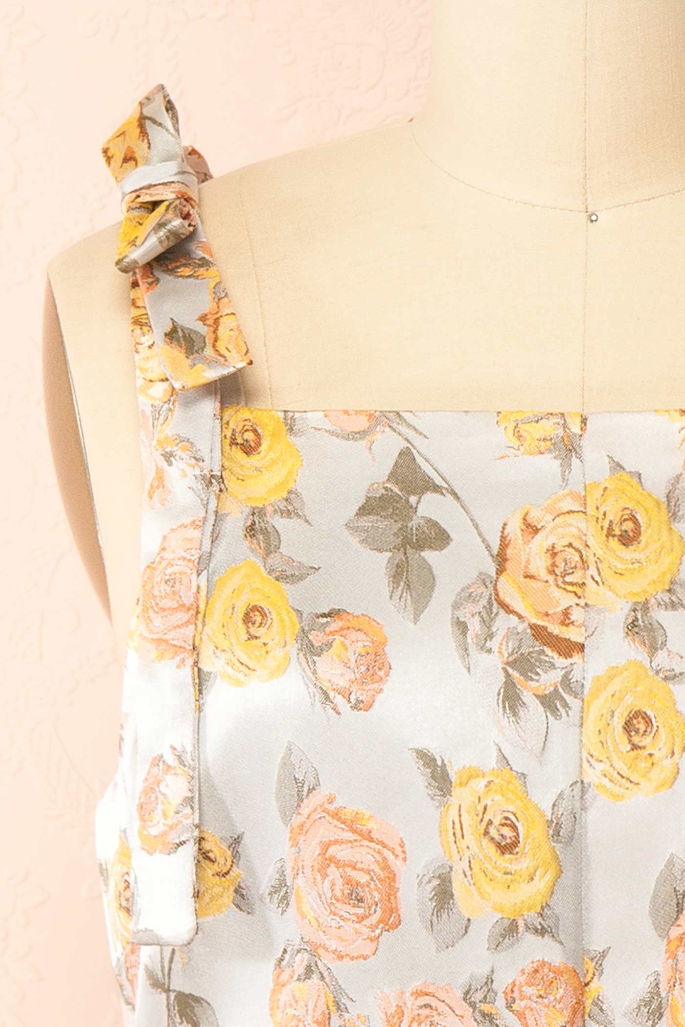 Close-up Evanna Grey Floral Jacquard Short Dress at la boutique 1861