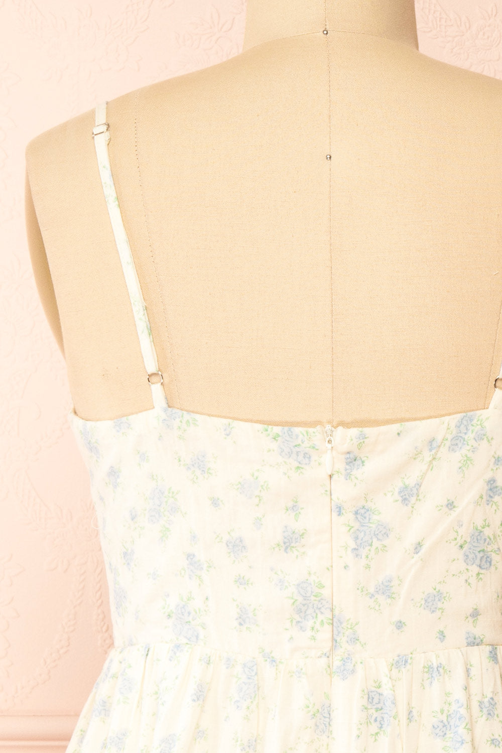 Faelle Short Cream Dress w/ Floral Pattern | Boutique 1861  back