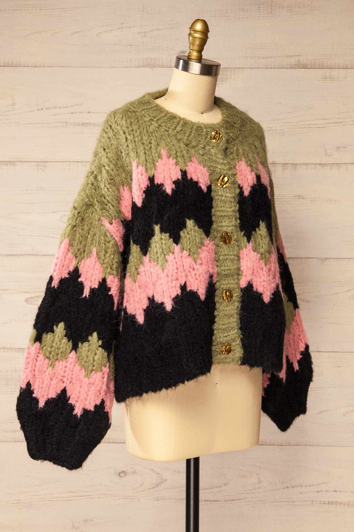 side view of Falmard Multicolor Chunky Knit Patterned Cardigan at La petite garçonne