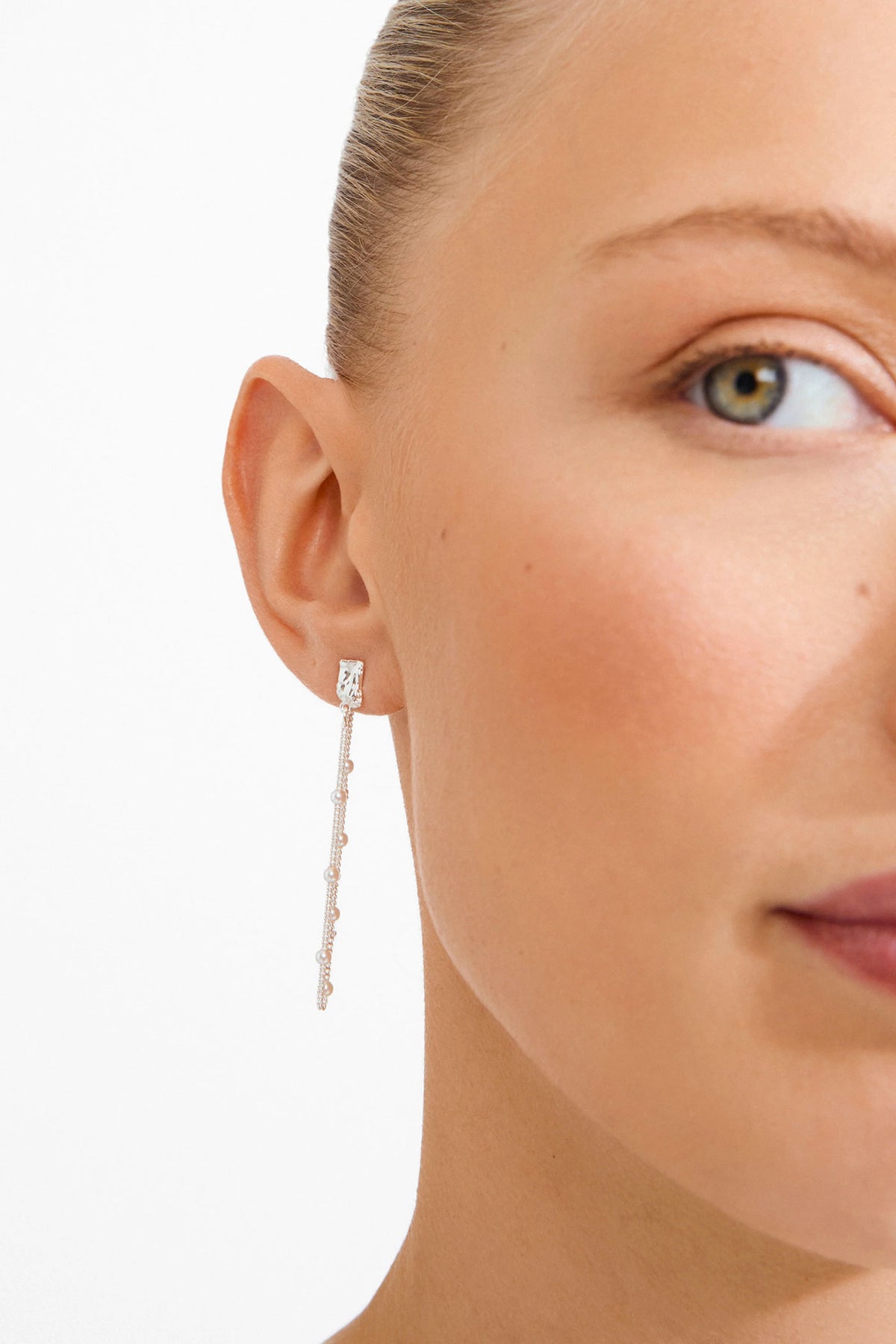 woman wearing Farida Silver Loop Chain Earrings with Pearls by Pilgrim from La petite garçonne