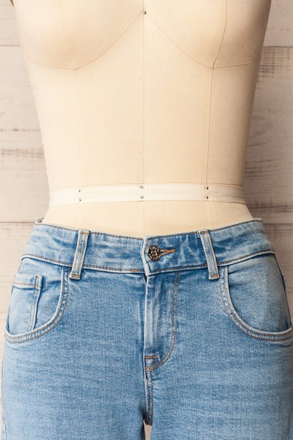 Fermo Low-Rise Blue Denim Pants | La petite garçonne front