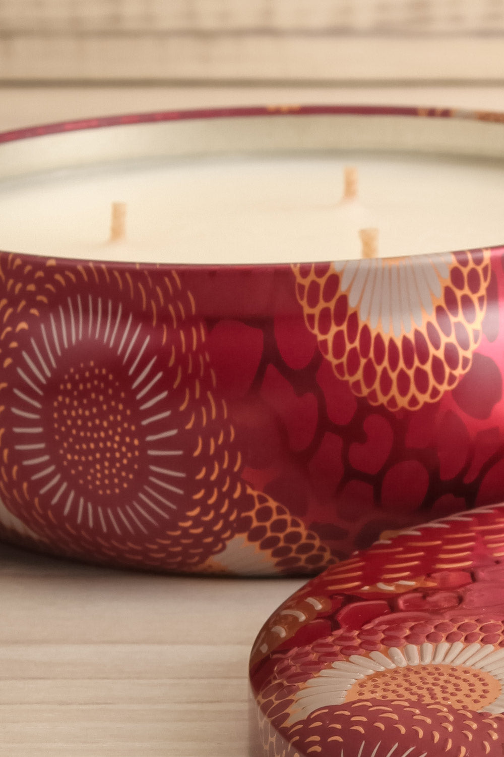 Foraged Wildberry Tin Bowl Candle by Voluspa | Maison garçonne open close-up