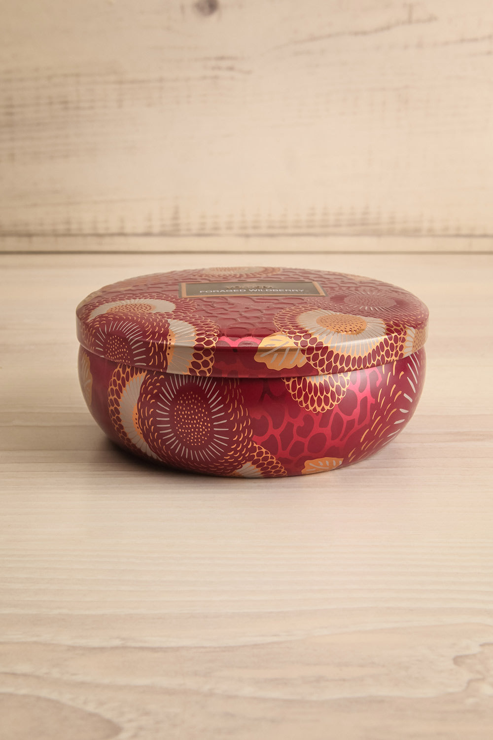 Foraged Wildberry Tin Bowl Candle by Voluspa | Maison garçonne 