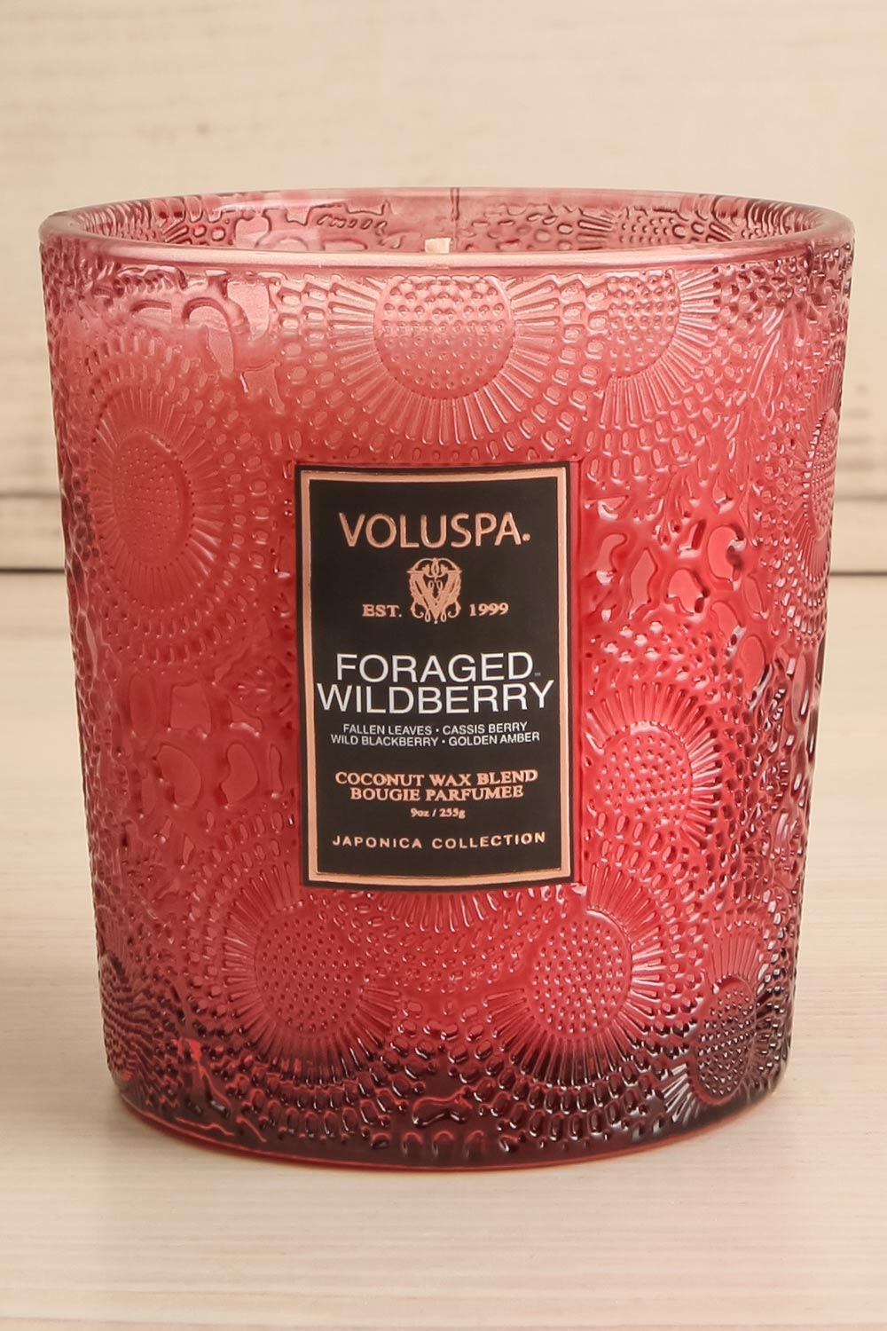 Foraged Wildberry Classic Candle by Voluspa | Maison garçonne close-up