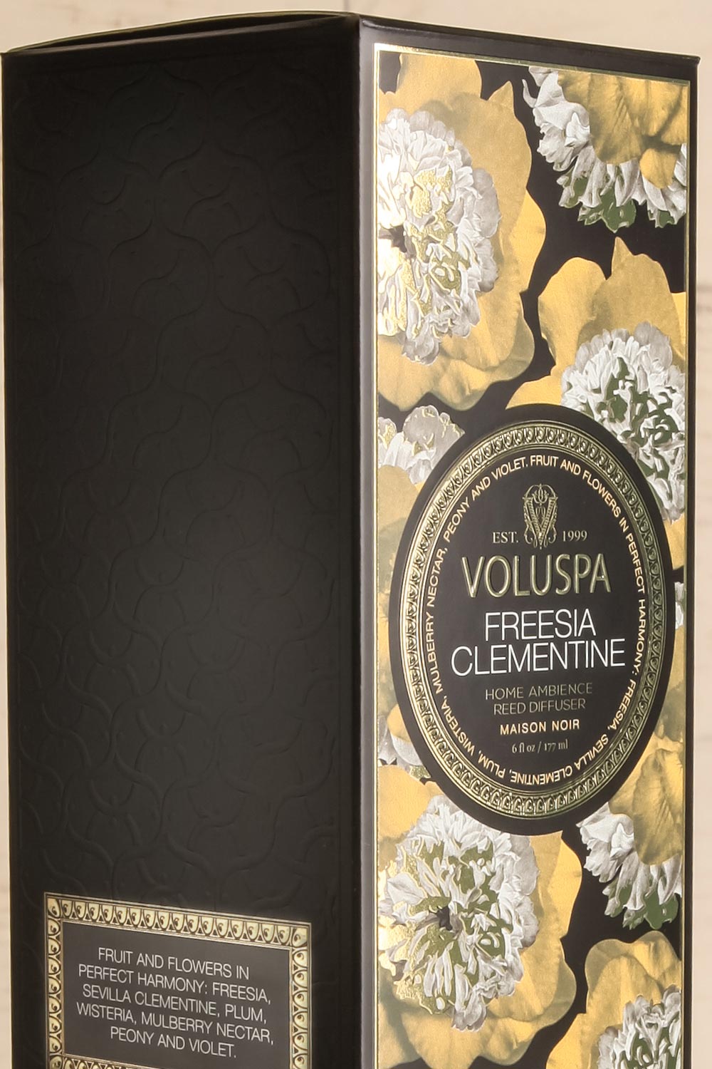 Freesia Clementine Reed Diffuser by Voluspa | Maison garçonne box close-up