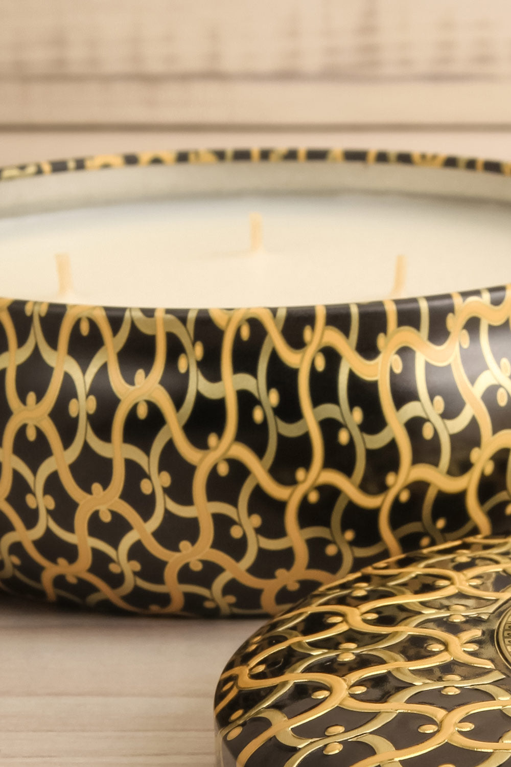 Freesia Clementine Tin Bowl Candle by Voluspa | Maison garçonne open close-up