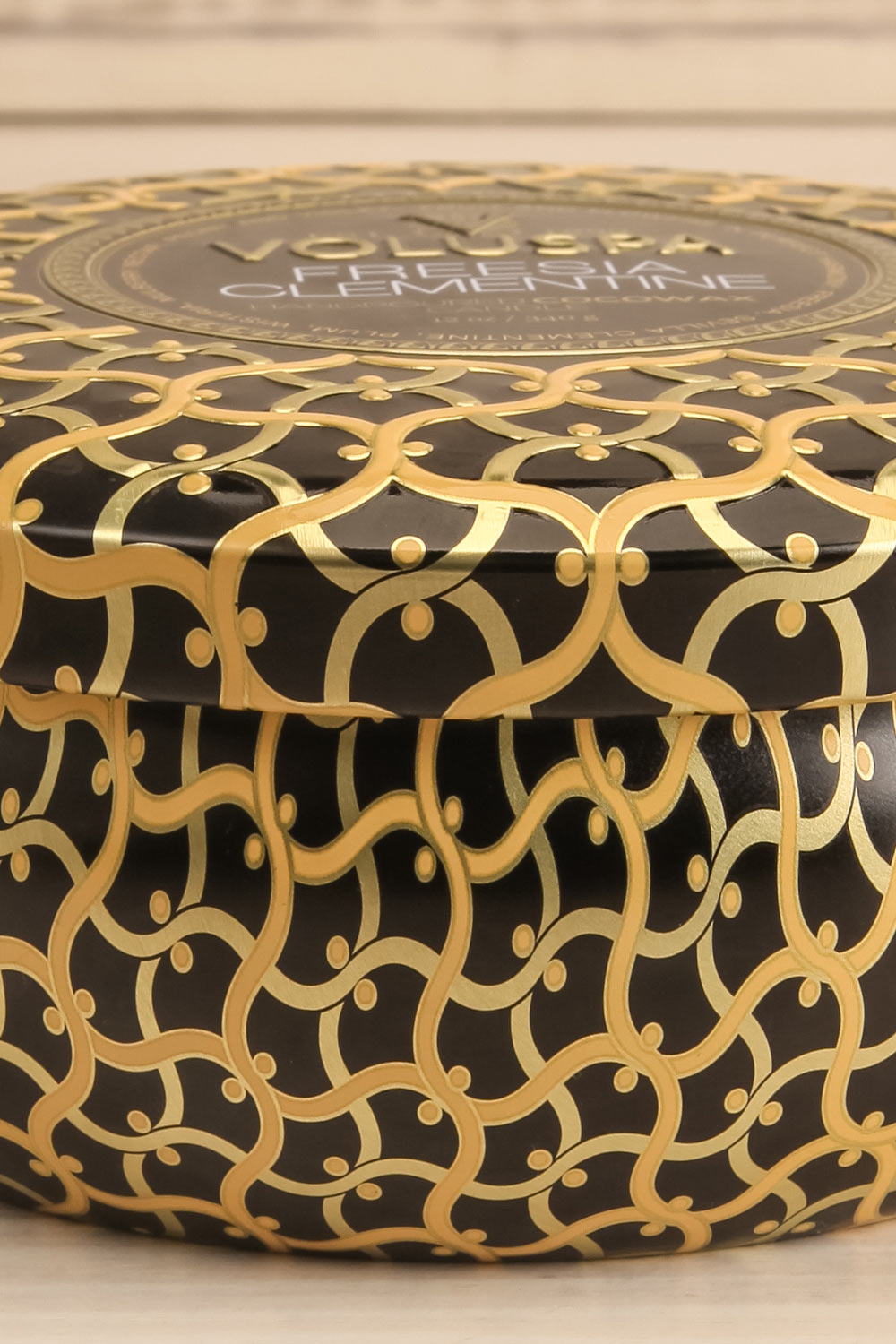 Freesia Clementine Tin Bowl Candle by Voluspa | Maison garçonne close-up