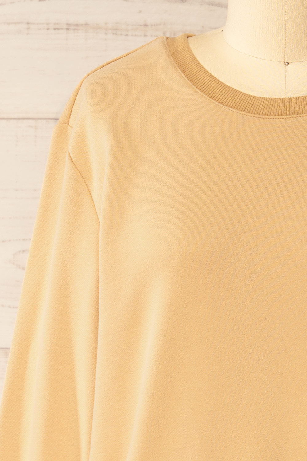 Galway Beige | Exclusive La petite garçonne Embroidered Sweatshirt | La petite garçonne front