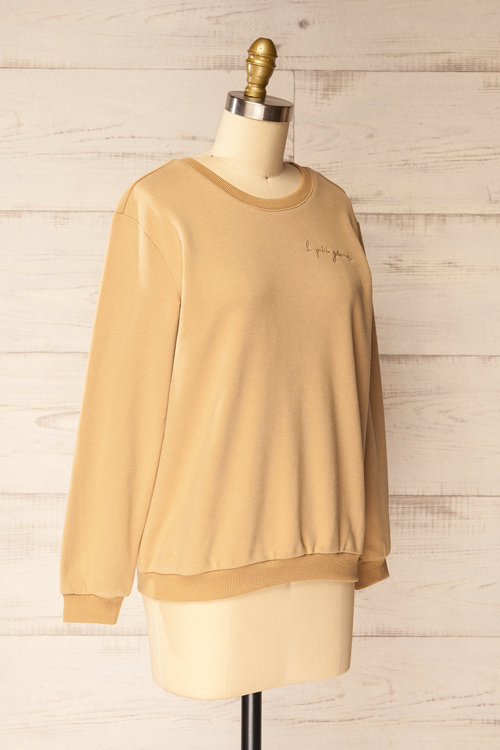 Galway Beige | Exclusive La petite garçonne Embroidered Sweatshirt | La petite garçonne side view