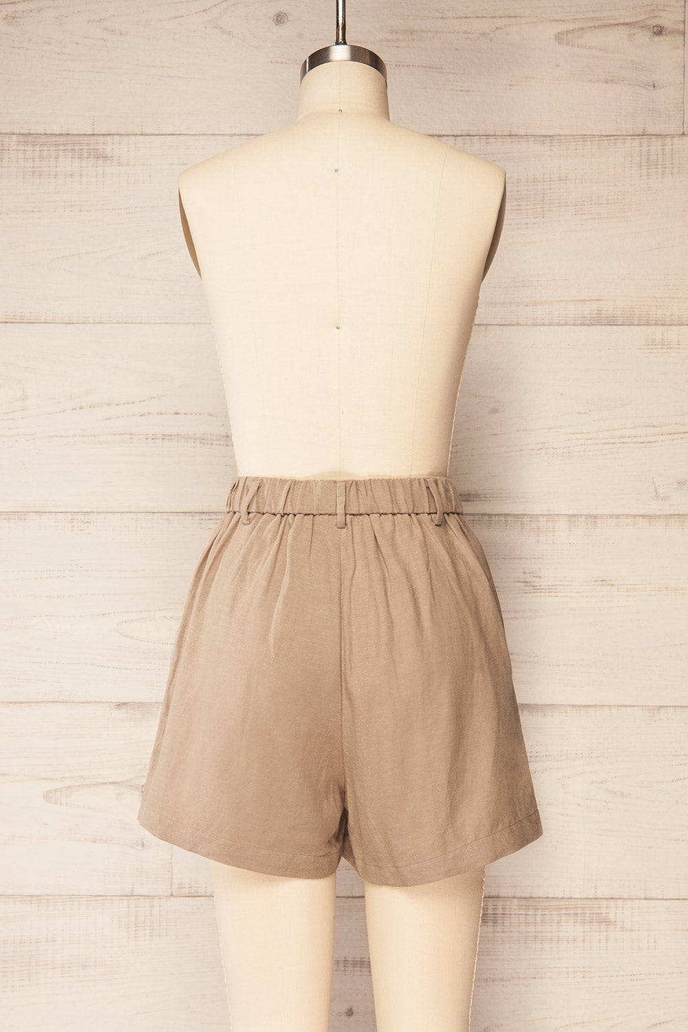 Gifford Khaki Linen Shorts w/ Elastic Waistline | La petite garçonne back view