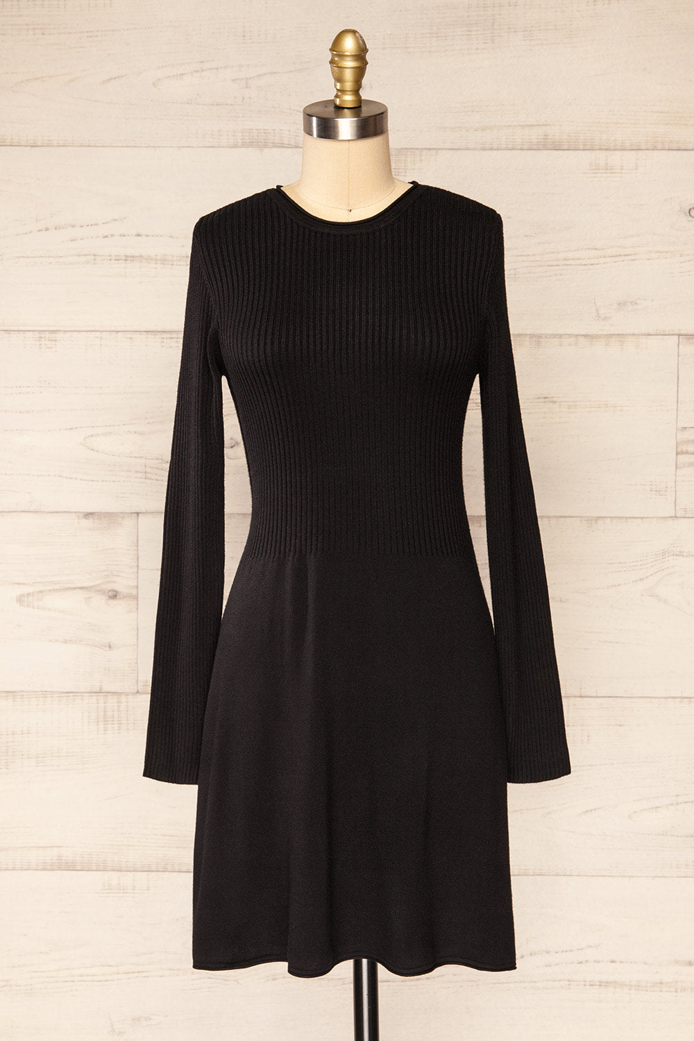 Gitega Short Rib-Knit Black Dress w/ Long Sleeves | La petite garçonne front view