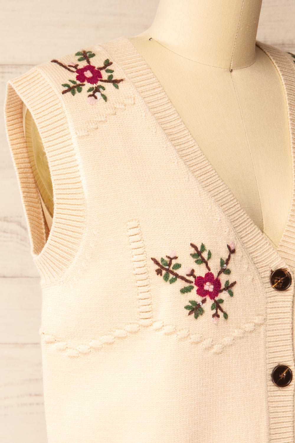 Gjilan | Veste Beige en Tricot avec Broderies Florales