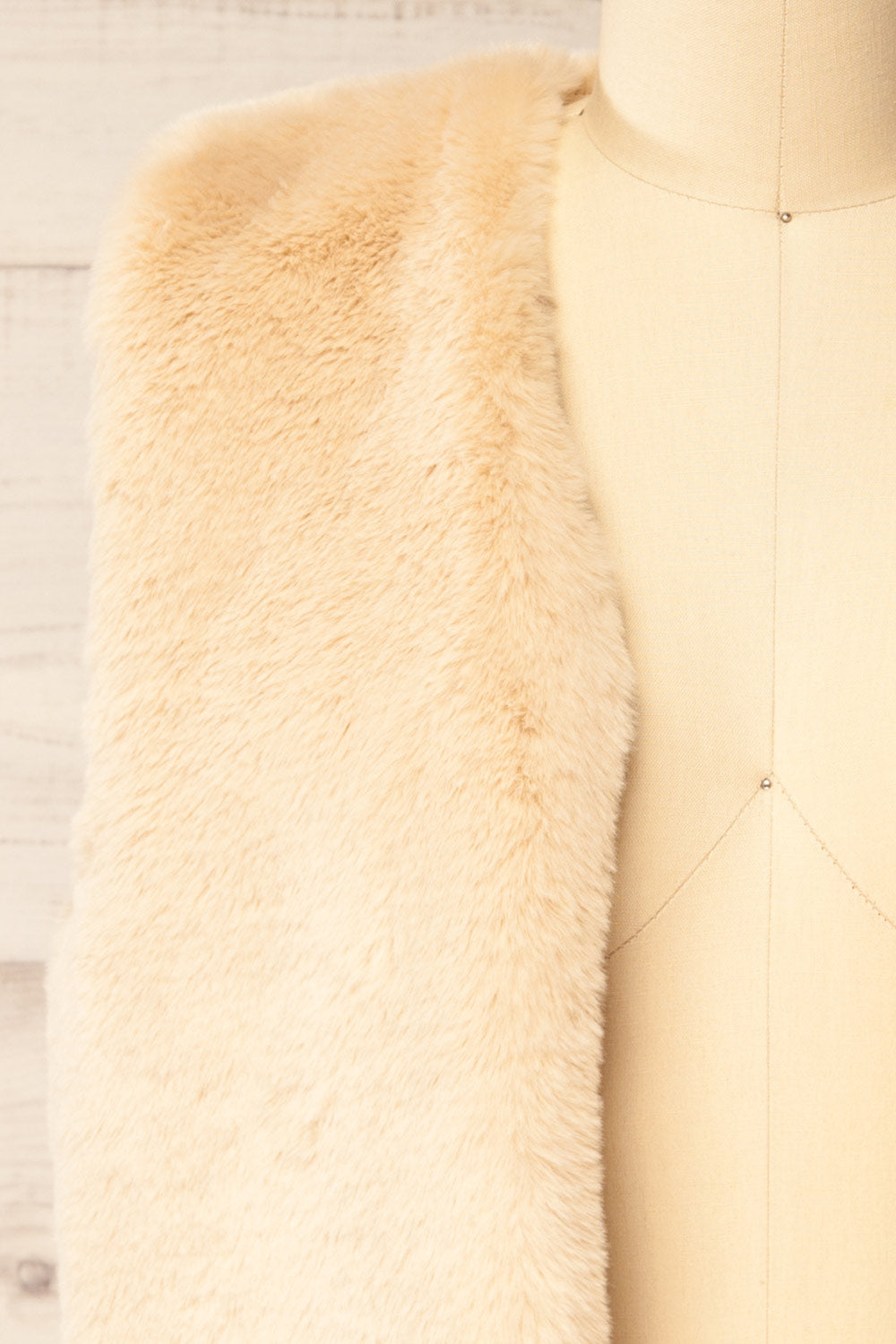 Guadaira Beige Faux Fur Sleeveless Vest | La petite garçonne front