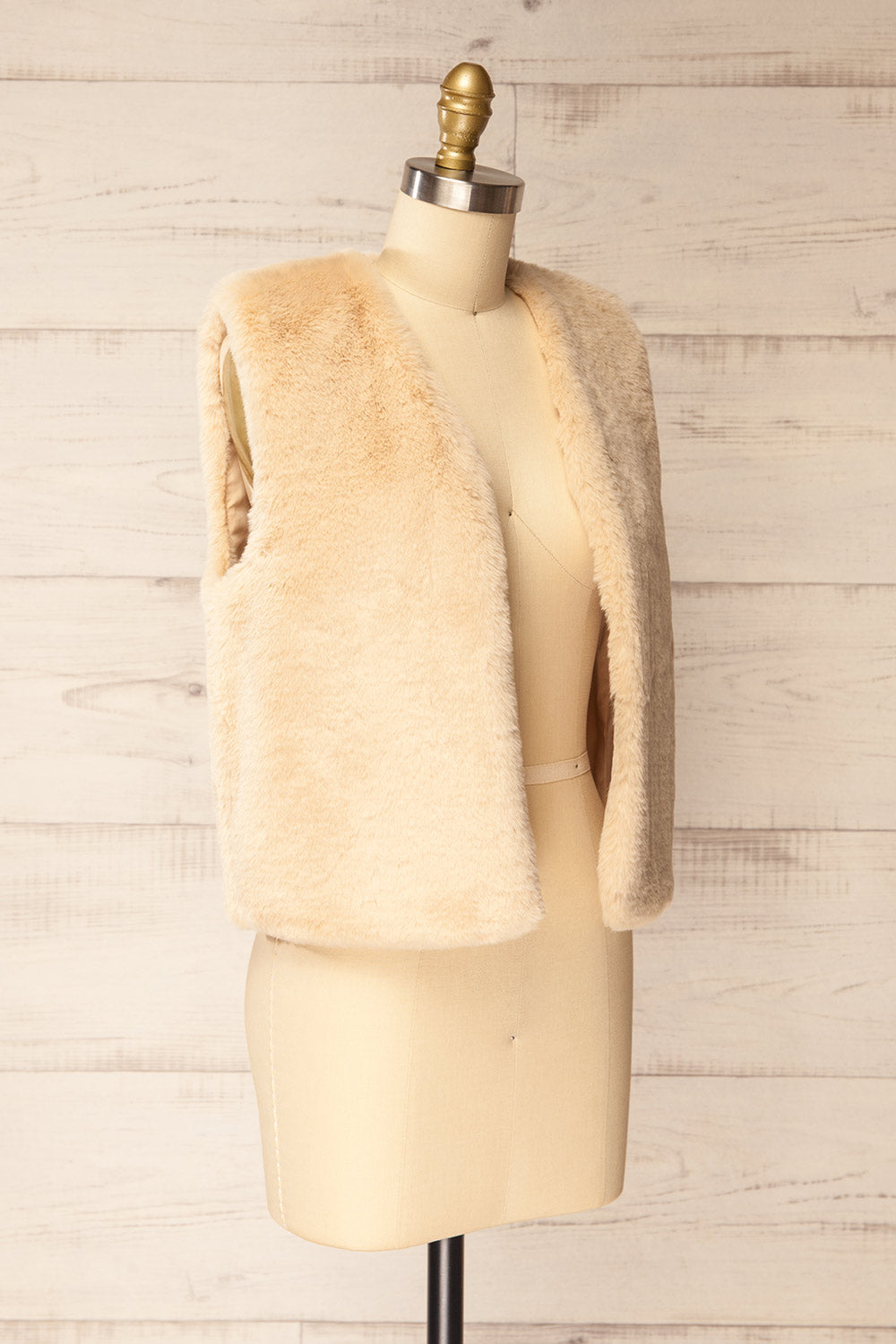 Guadaira Beige Faux Fur Sleeveless Vest | La petite garçonne side view