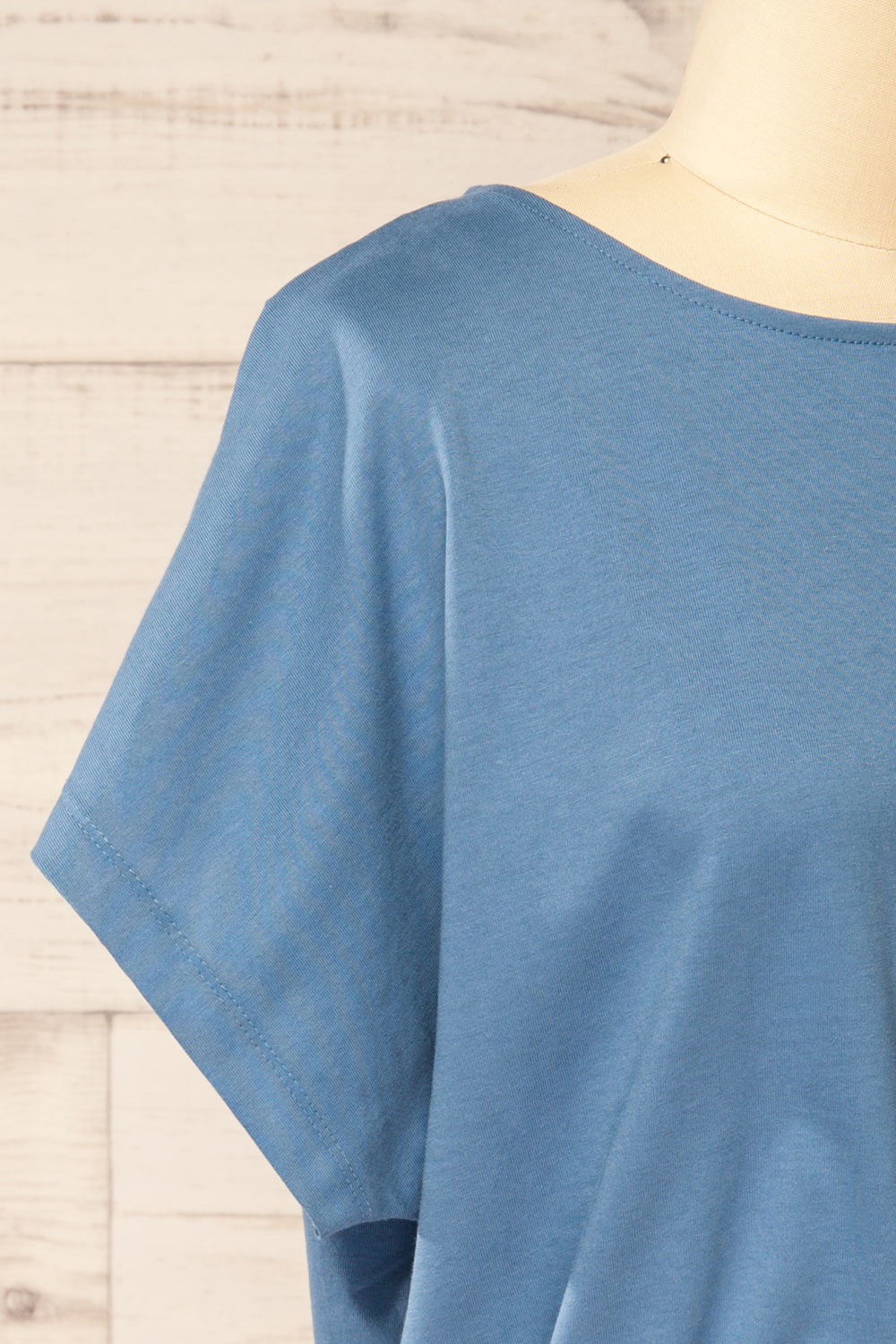 Haddington Blue Cropped T-Shirt w/ Drawstring | La petite garçonne  side