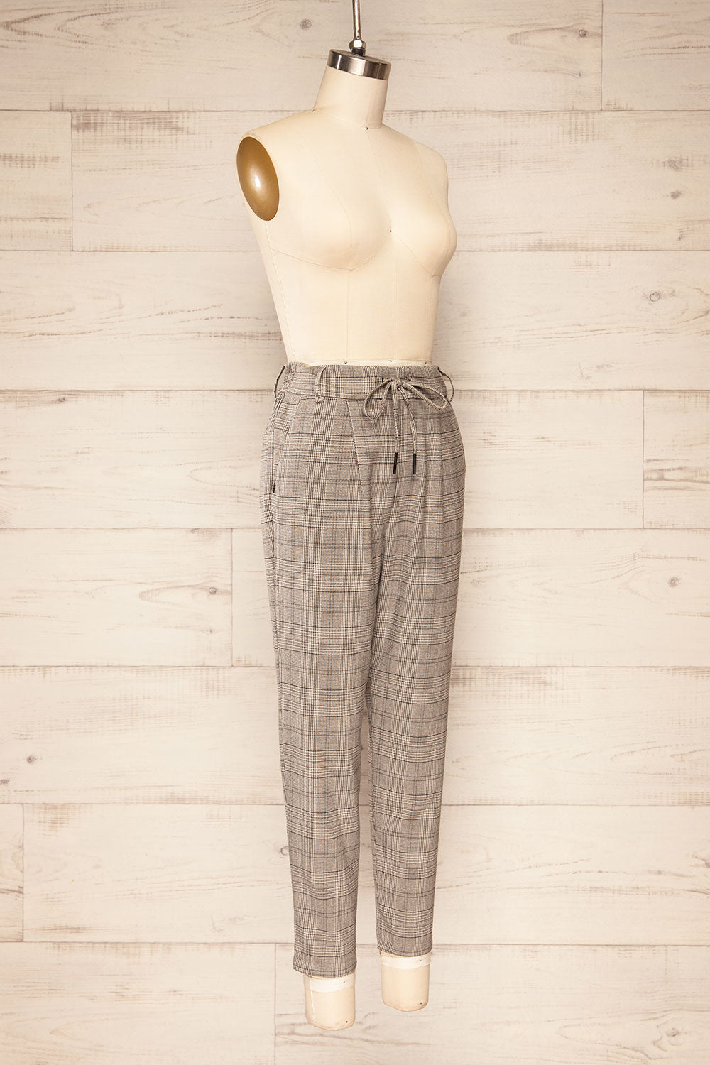 Hamilton Grey High-Waist Plaid Drawstring Pants | La petite garçonne side close-up