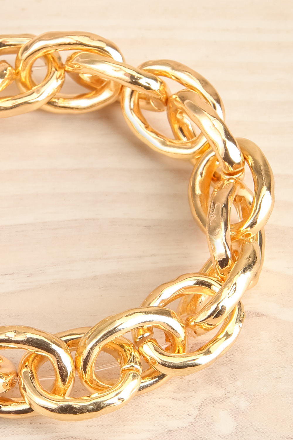 Hedylogos Gold Elastic Chain Link Bracelet | La petite garçonne close-up