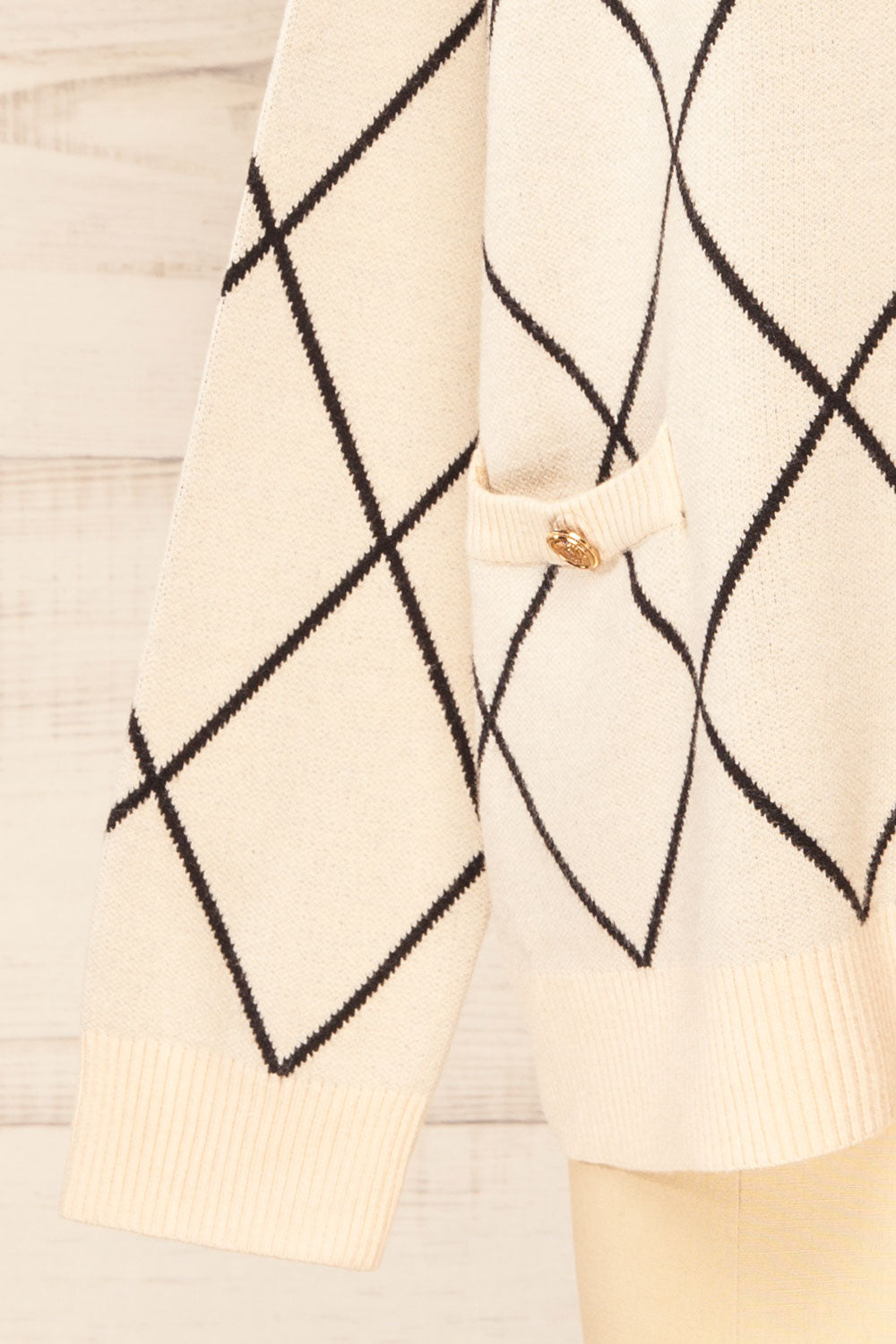 Helmsdale Diamond Pattern Cardigan | La petite garçonne bottom