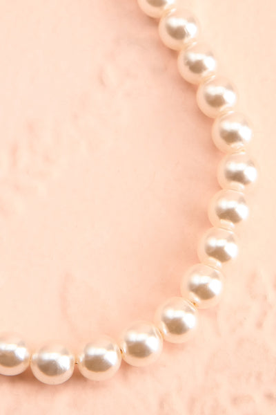Hersil White Pearl Necklace | Boudoir 1861 flat close-up