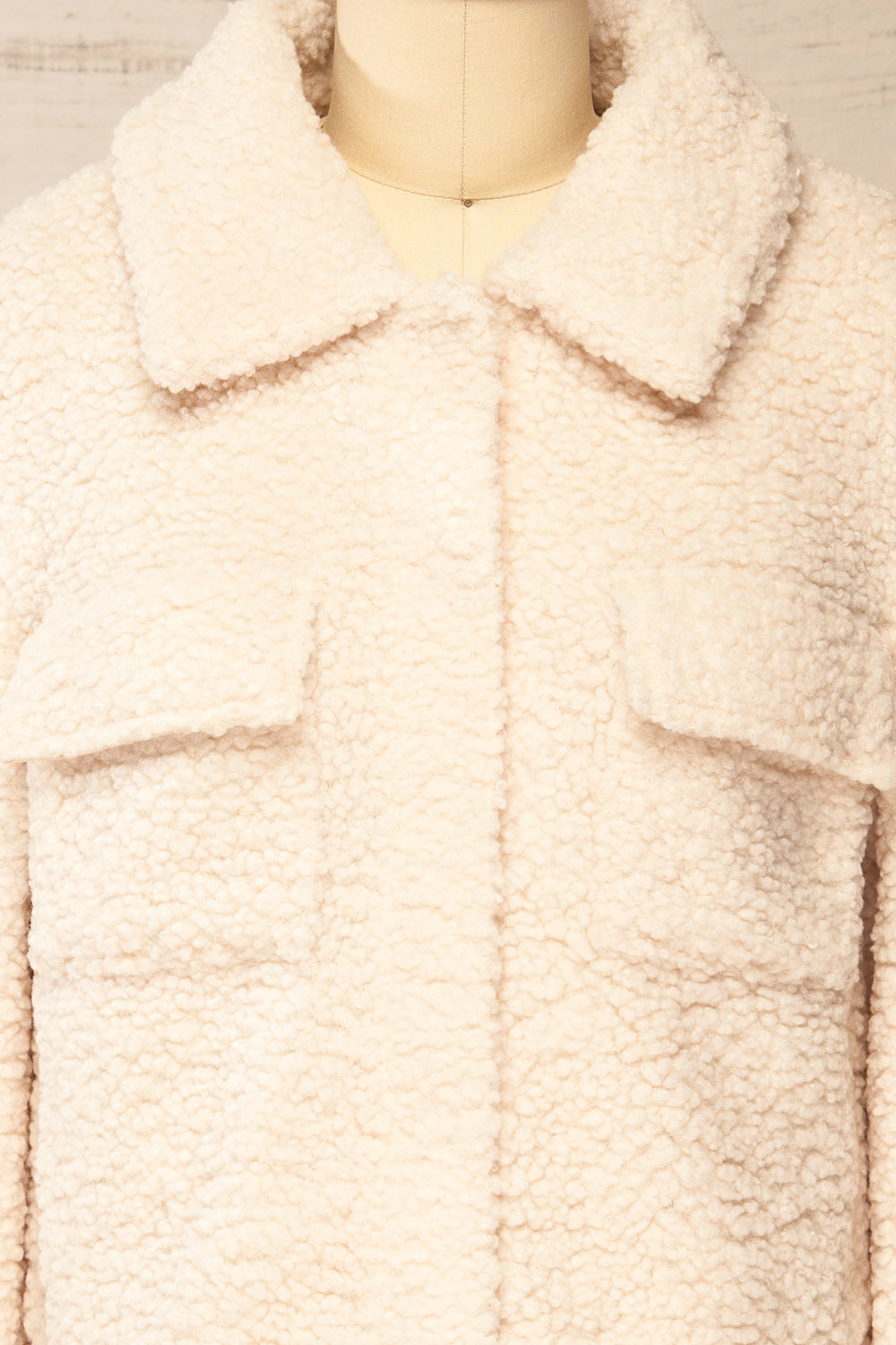 Hualpen Boxy Ivory Sherpa Jacket | La petite garçonne front