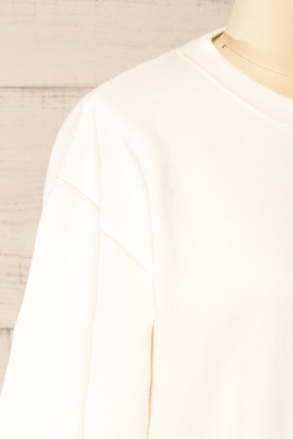 Incheon Oversized Ivory Crewneck Sweater | La petite garçonne side close-up