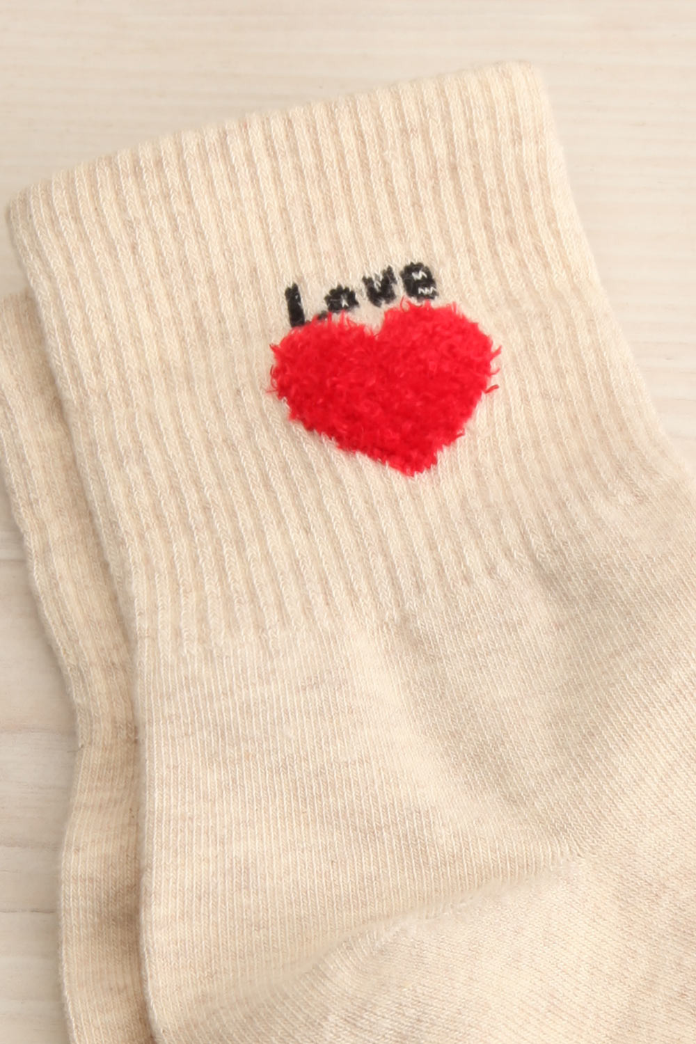 Itigi Beige Socks w/ Fuzzy Heart | La petite garçonne close-up