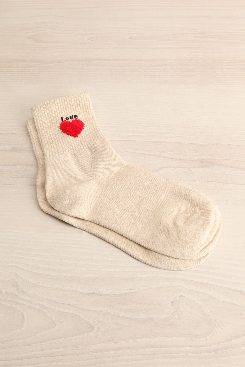 Itigi Beige Socks w/ Fuzzy Heart | La petite garçonne