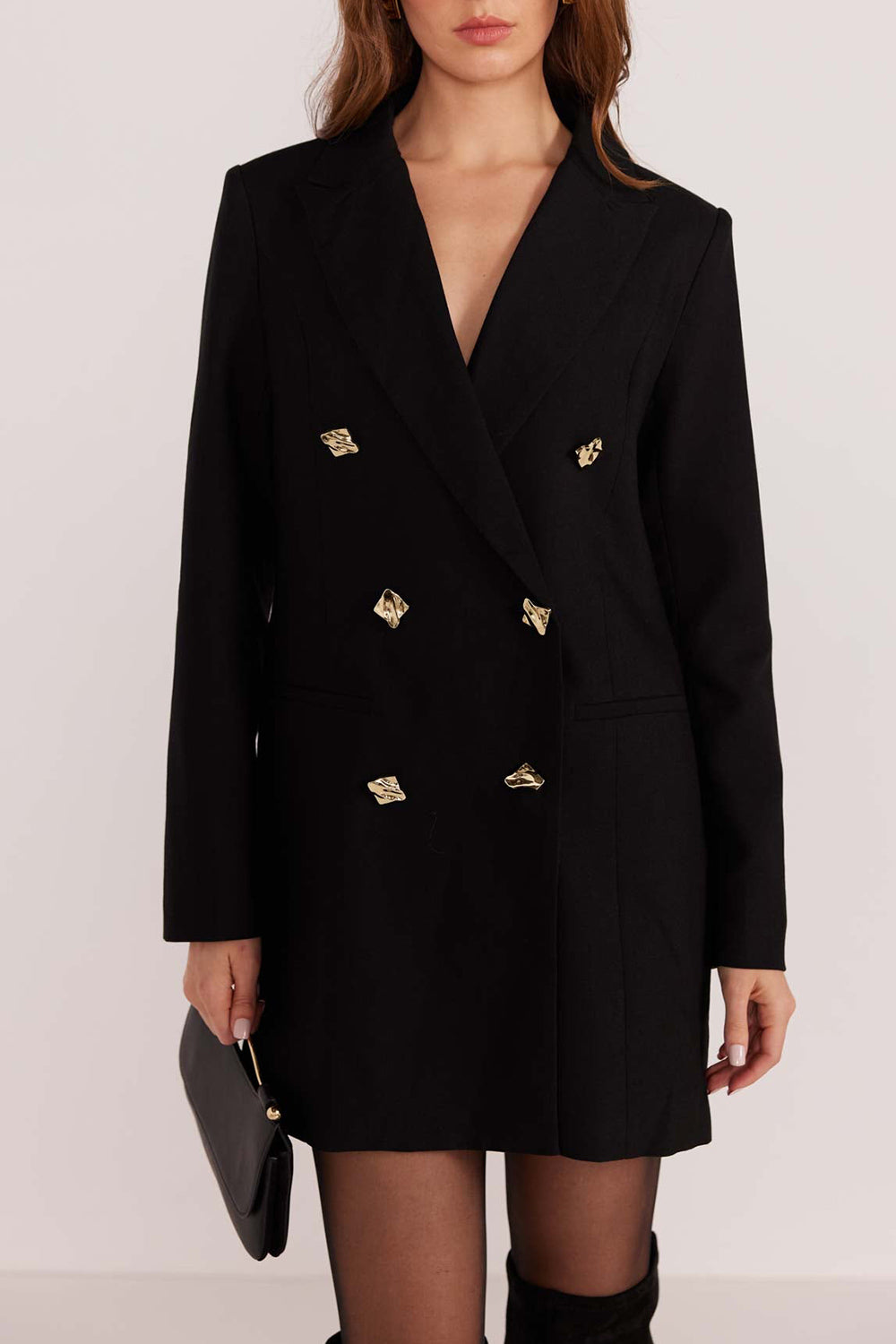 Izildur Black Blazer Dress | La petite garçonne model