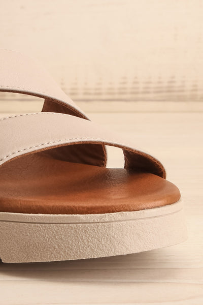 Jianna Grey Platform Sandals | La petite garçonne front close-up