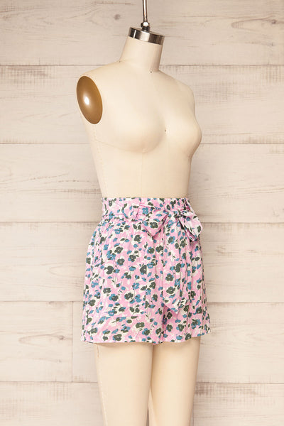 Joey Floral Pink High-Waisted Shorts w/ Belt | La petite garçonne side view