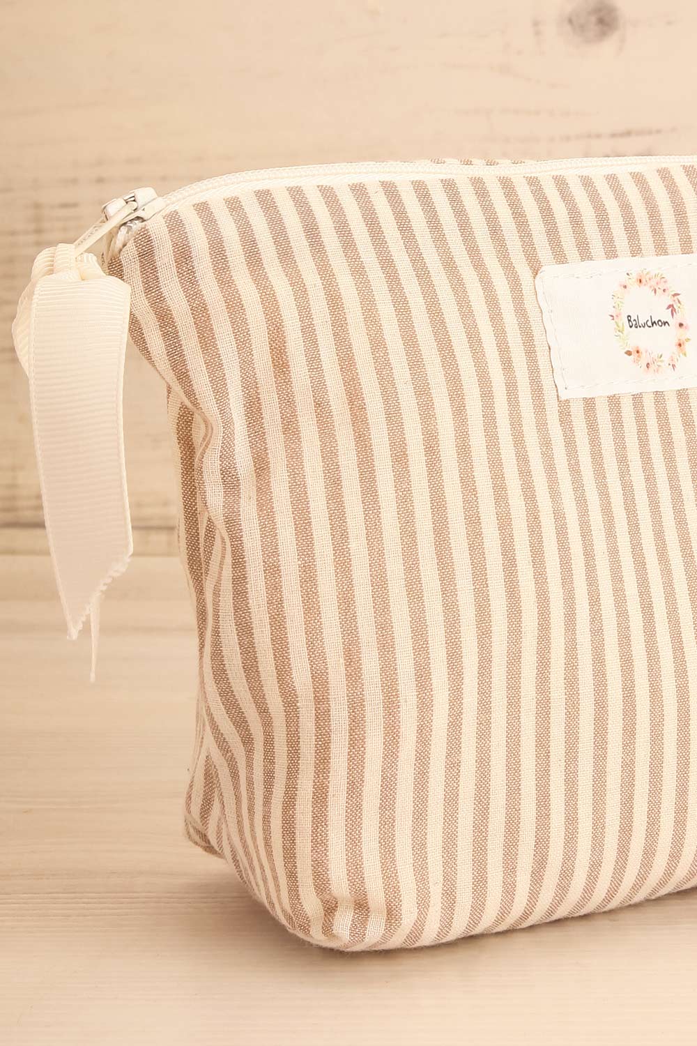 Joyus Striped Cosmetic Bag | Maison garçonne side 

