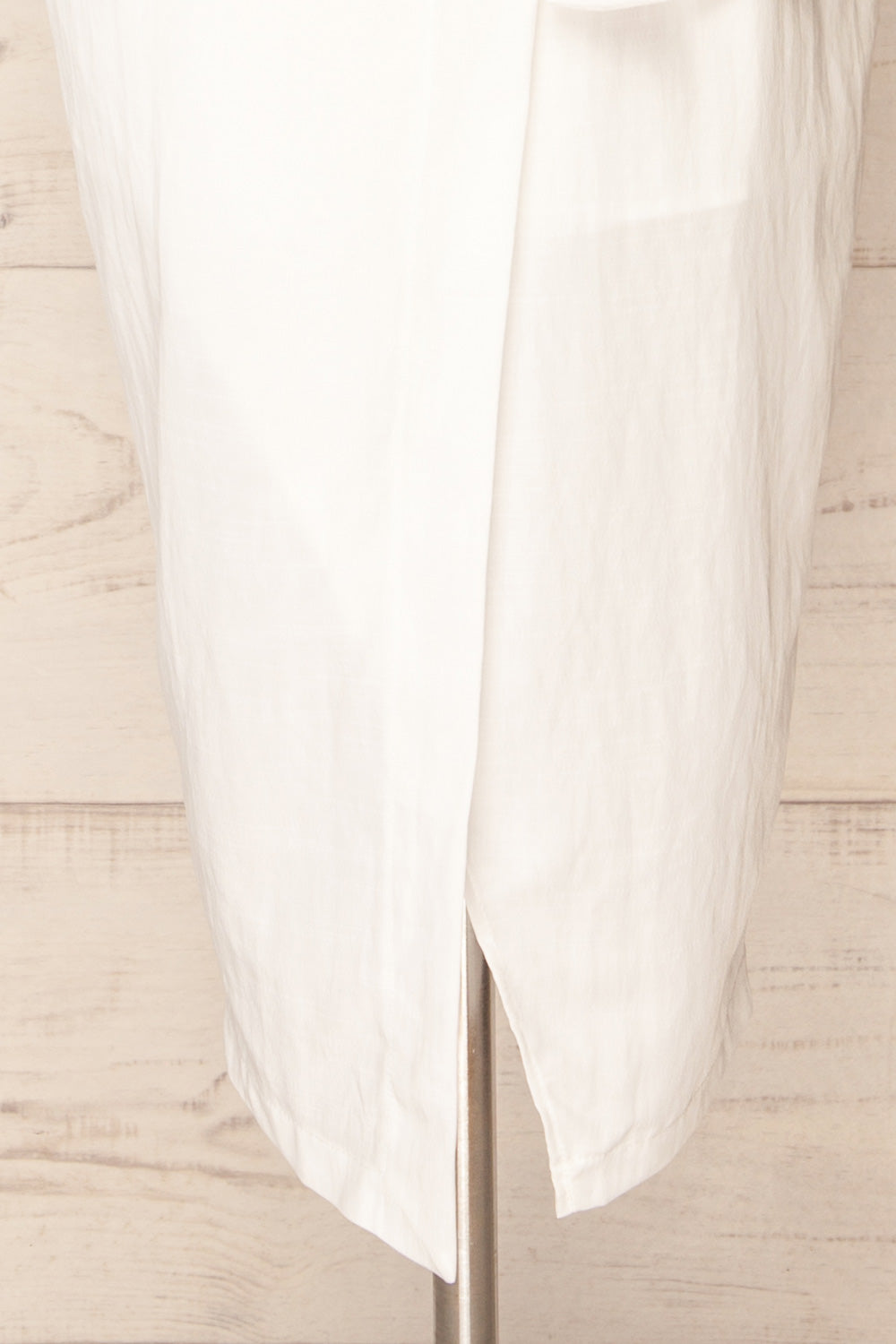 Junin White Short Sleeve Wrap Midi Dress | La petite garçonne bottom 