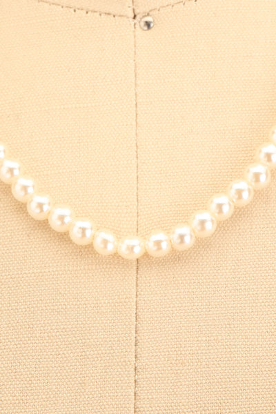 Juturn White Pearl Necklace | Boutique 1861 close-up