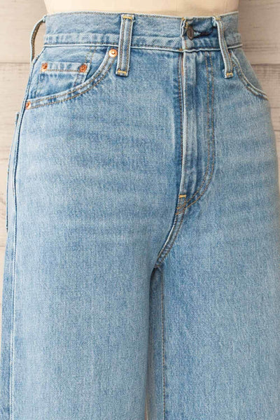 Kage High-Waisted Wide-Leg Jeans | La petite garçonne side close-up