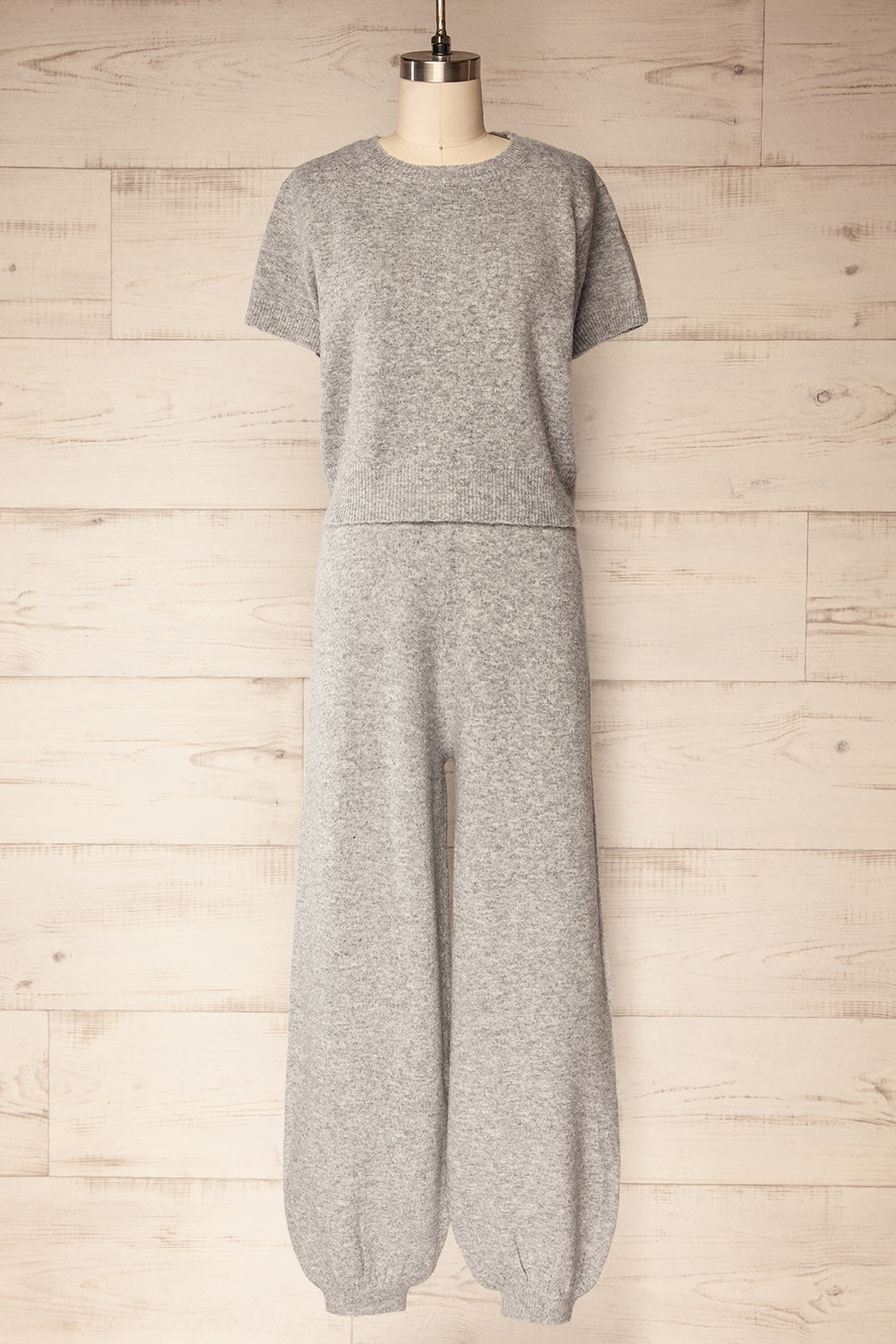 Kano Grey Knitted Set with Scarf | La petite garçonne front view