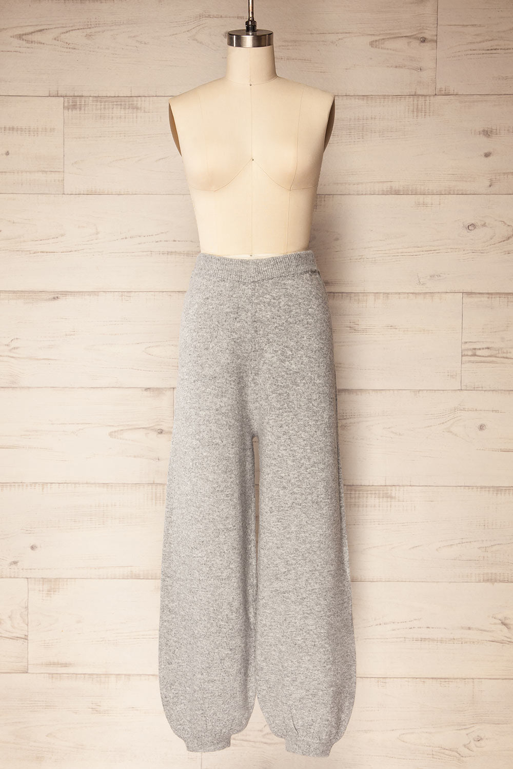 Kano Grey Knitted Set with Scarf | La petite garçonne pants view