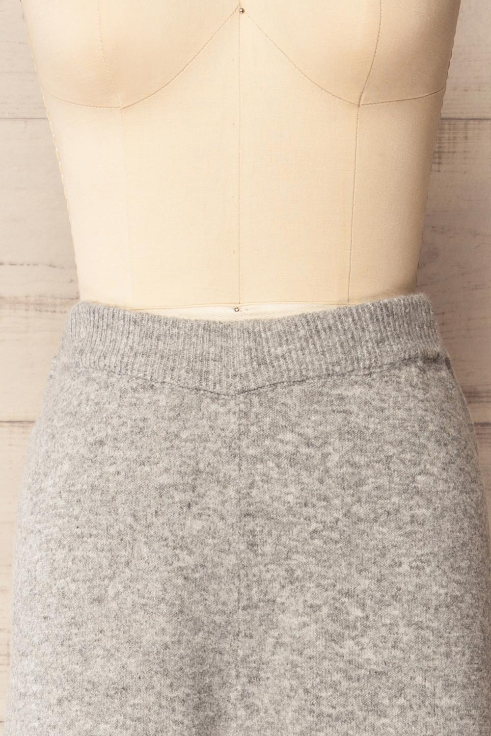 Kano Grey Knitted Set with Scarf | La petite garçonne pants 
