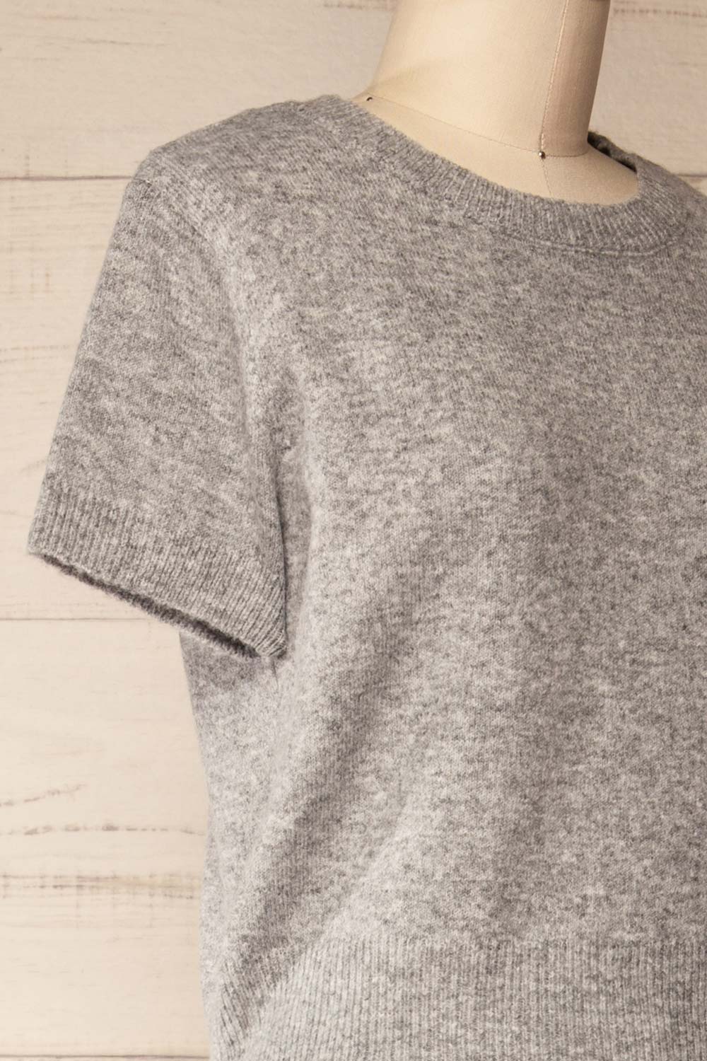 Kano Grey Knitted Set with Scarf | La petite garçonne side