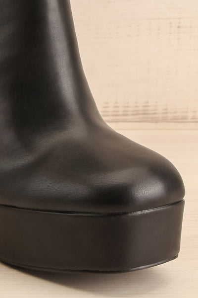Kaylean Black Platform Heeled Ankle Boots | La petite garçonne front close-up