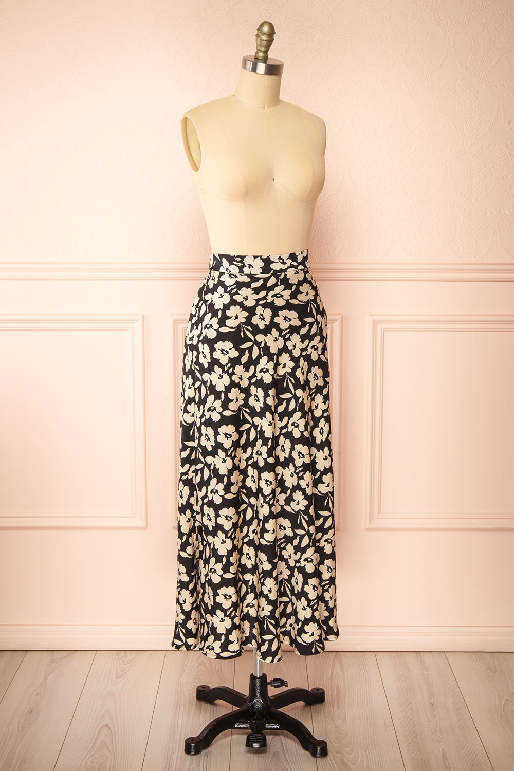 Kelly Black Floral Satin Midi Skirt w/ Pockets | Boutique 1861   side view