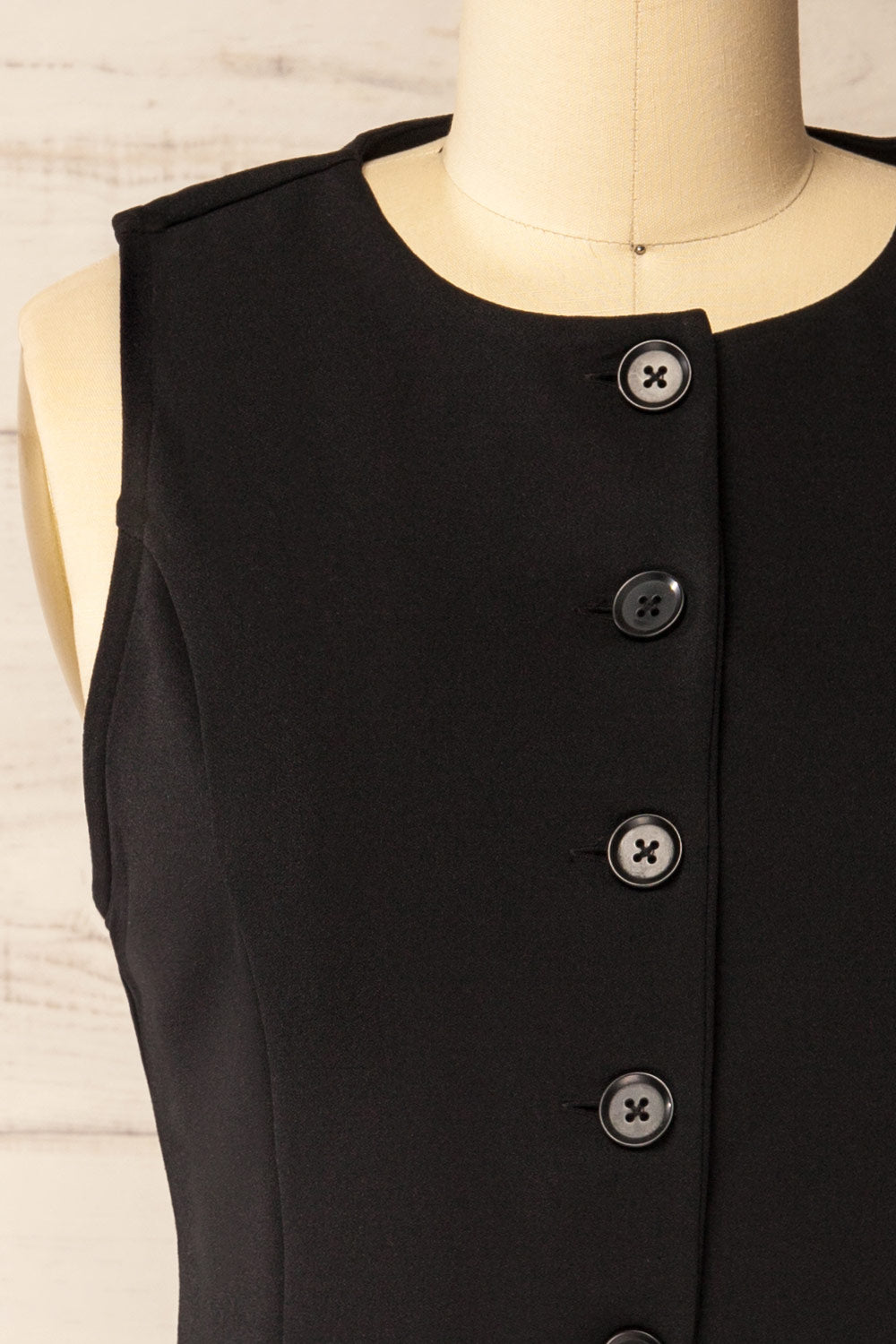 Kheda Black Sleeveless Tailored Vest | La petite garçonne front