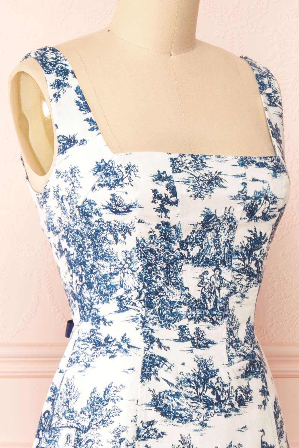 Kigawa Short Vintage Pattern Fitted Dress | Boutique 1861 side close-up