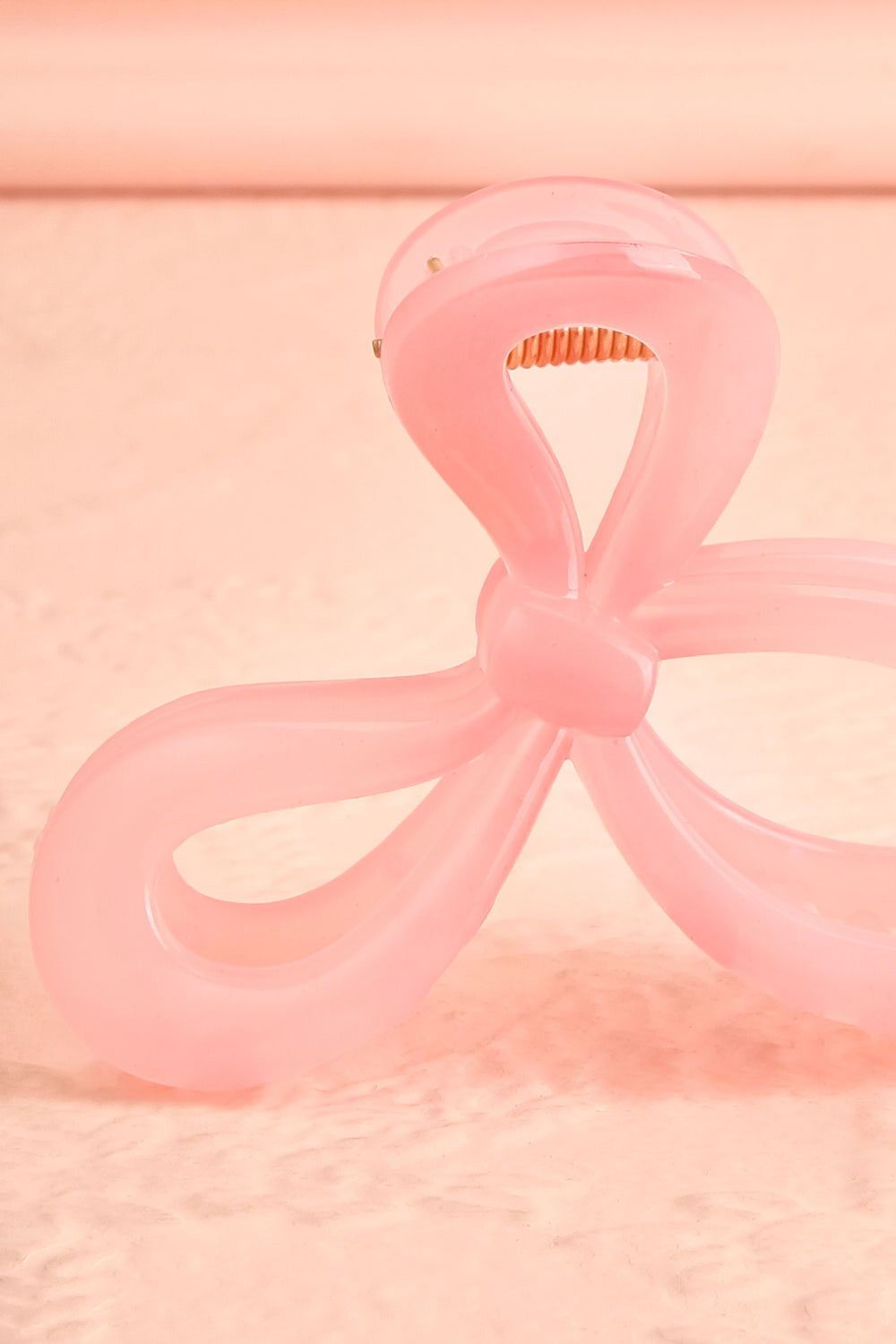 Kiki Pink Bow Claw Clip | Boutique 1861 front close-up