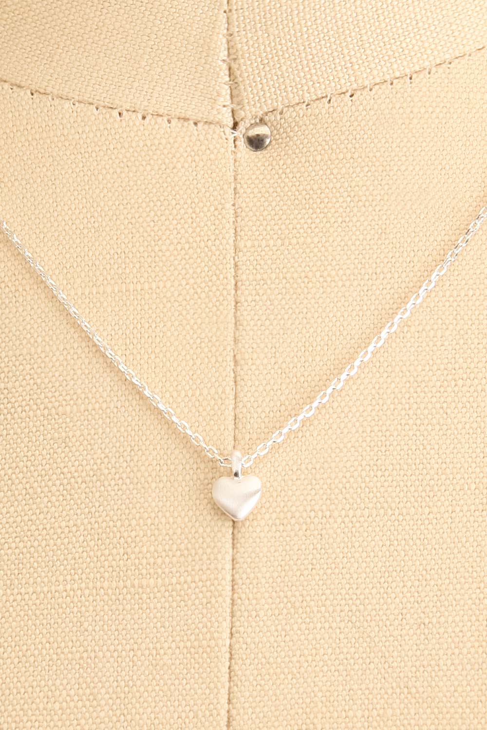 Kilgora Silver Heart Pendant Necklace | La petite garçonne close-up
