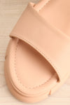 Kitsch Beige Platform Sandals | La petite garçonne flat close-up