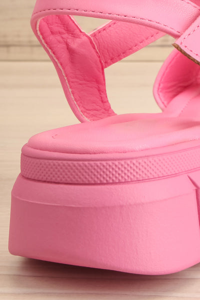 Kitsch Pink Platform Sandals | La petite garçonne back close-up