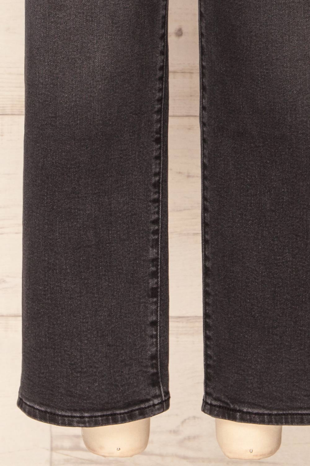 Konawskie Black High Rise Straight Leg Jeans | La petite garçonne bottom close-up