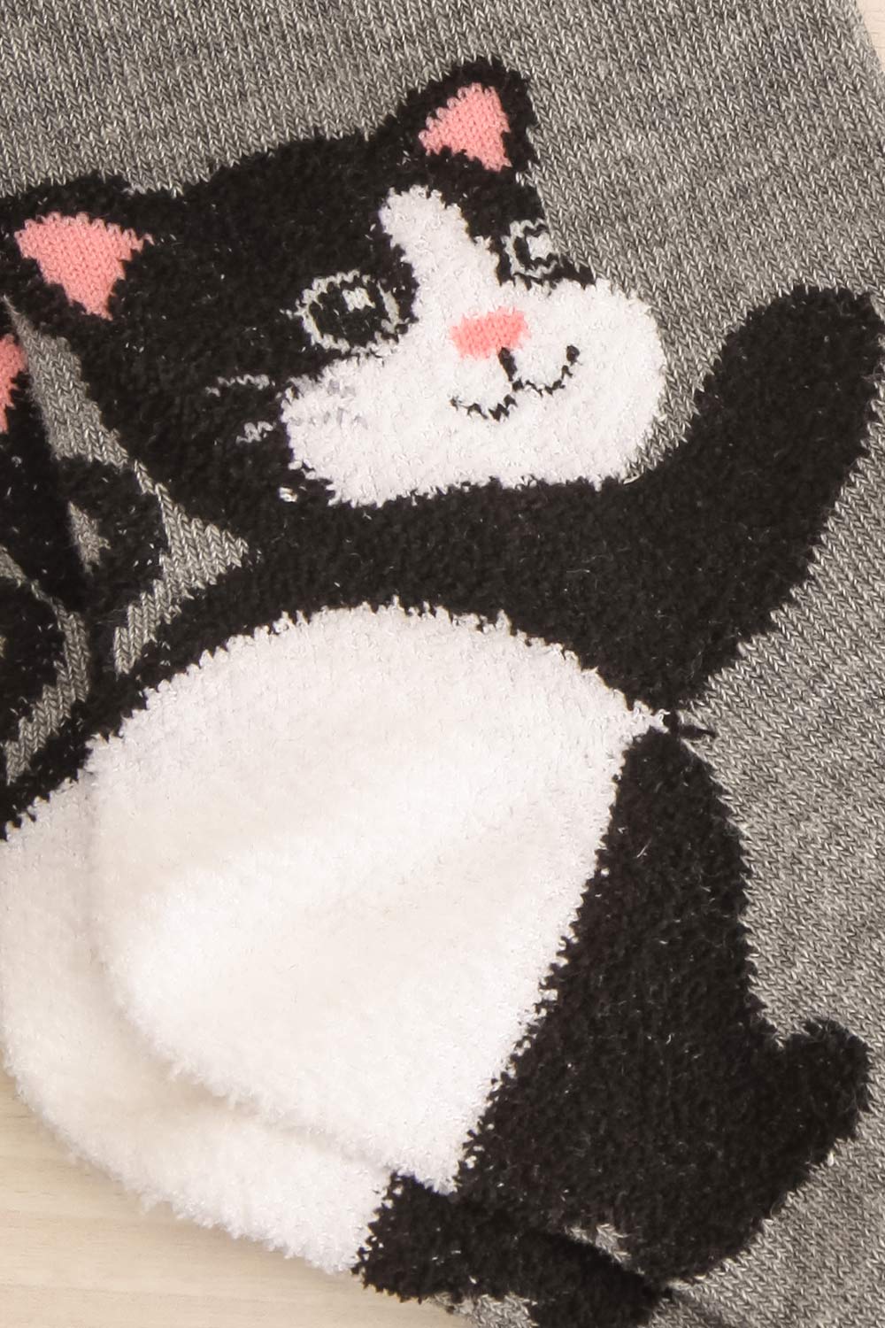 Koneko Grey Crew Socks w/ Tuxedo Cat | La petite garçonne close-up